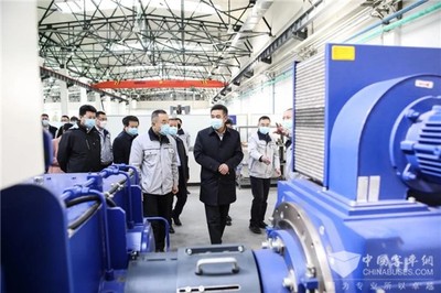 丹东市委书记裴伟东调研曙光汽车集团车桥工厂复工复产工作